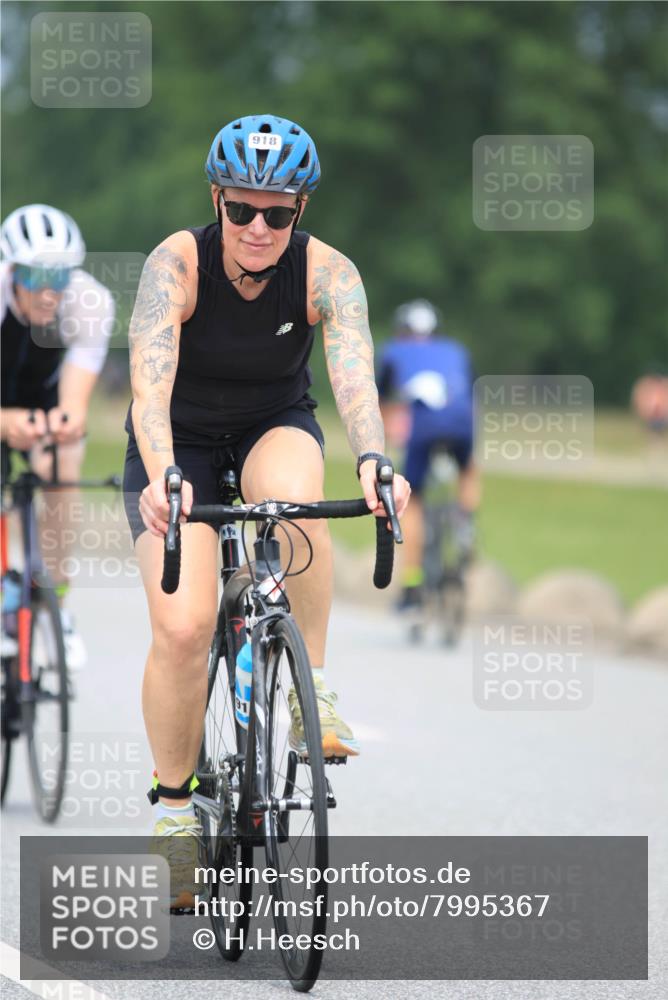 21.06.2025 - 27. Vierlanden-Triathlon H.Heesch http://msf.ph/oto/7995367 15.06.2025 12:16:46 Radfahren 808, 838, 862, 918 meine-sportfotos.de