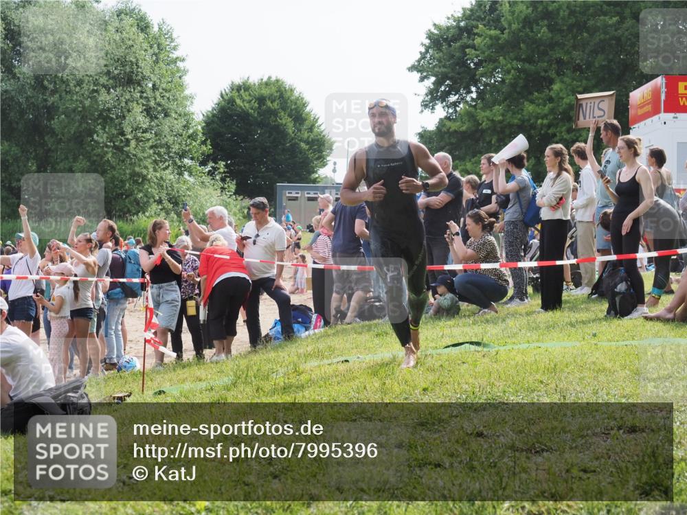 15.06.2025 - 27. Vierlanden-Triathlon KatJ http://msf.ph/oto/7995396 15.06.2025 09:55:10 Schwimmen 299, 311, 326, 336, 344 meine-sportfotos.de