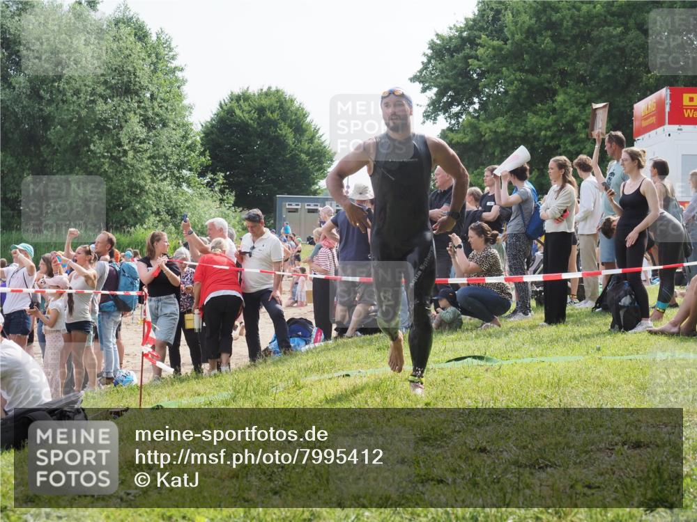 15.06.2025 - 27. Vierlanden-Triathlon KatJ http://msf.ph/oto/7995412 15.06.2025 09:55:11 Schwimmen 299, 311, 326, 336, 344 meine-sportfotos.de