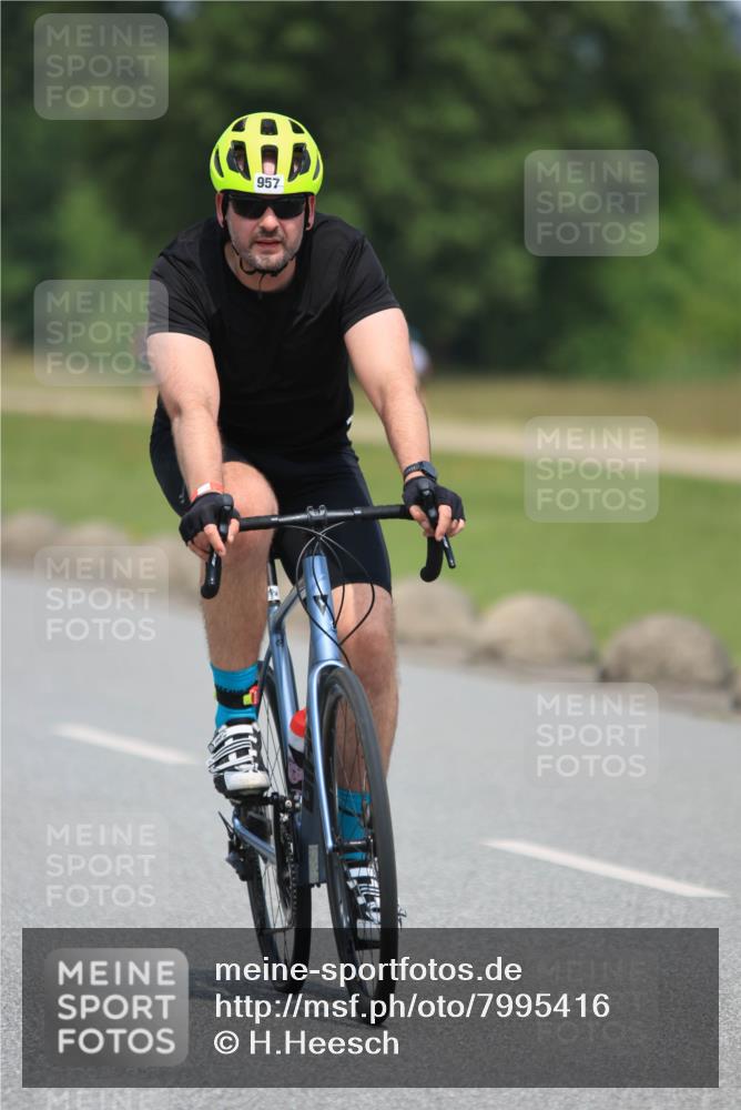 21.06.2025 - 27. Vierlanden-Triathlon H.Heesch http://msf.ph/oto/7995416 15.06.2025 12:05:29 Radfahren 891, 931, 940, 957, 989, 990, 991, 992, 993 meine-sportfotos.de