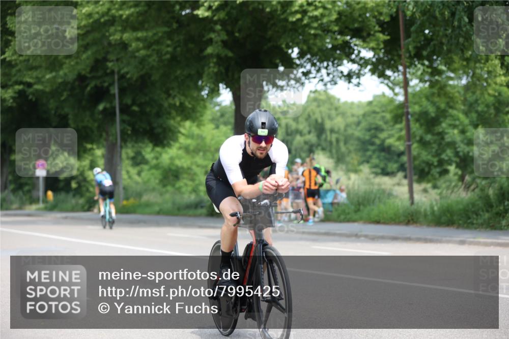 15.06.2025 - 7 Türme Triathlon Yannick Fuchs http://msf.ph/oto/7995425 15.06.2025 12:13:55 Radfahren  meine-sportfotos.de