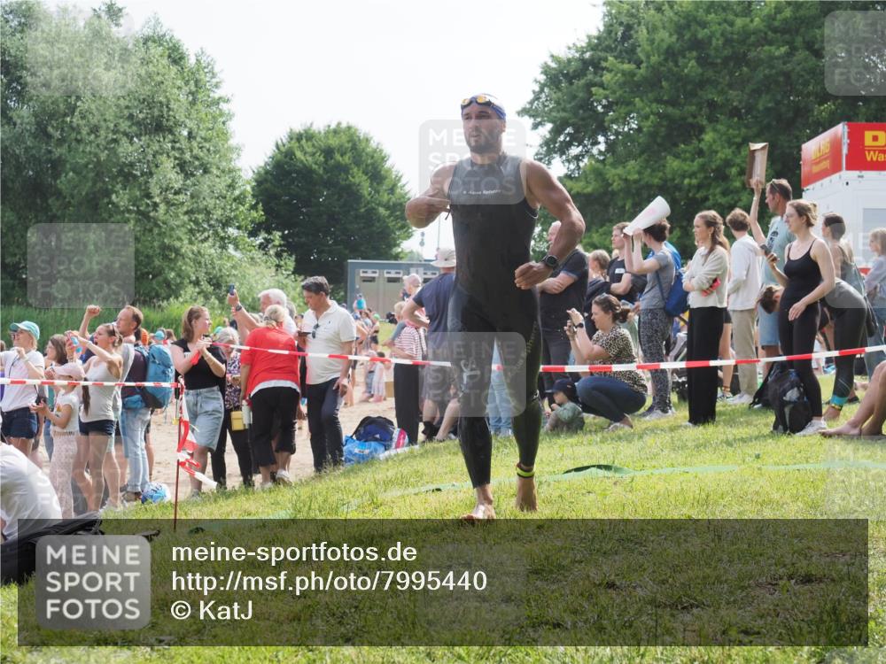 15.06.2025 - 27. Vierlanden-Triathlon KatJ http://msf.ph/oto/7995440 15.06.2025 09:55:11 Schwimmen 299, 311, 326, 336, 344 meine-sportfotos.de