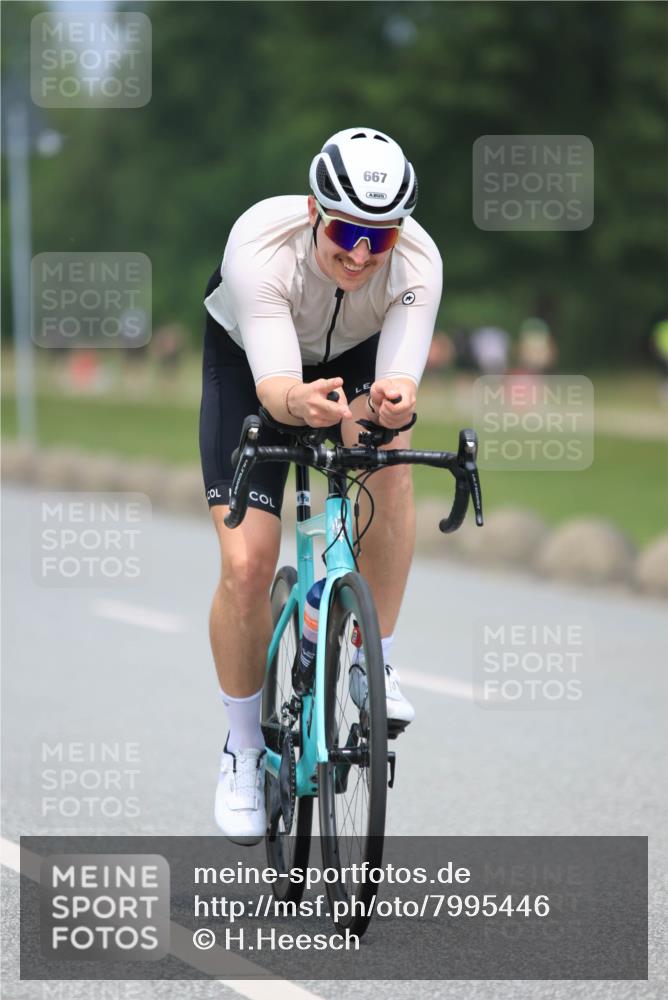 21.06.2025 - 27. Vierlanden-Triathlon H.Heesch http://msf.ph/oto/7995446 15.06.2025 12:16:57 Radfahren 667, 691, 817, 923 meine-sportfotos.de