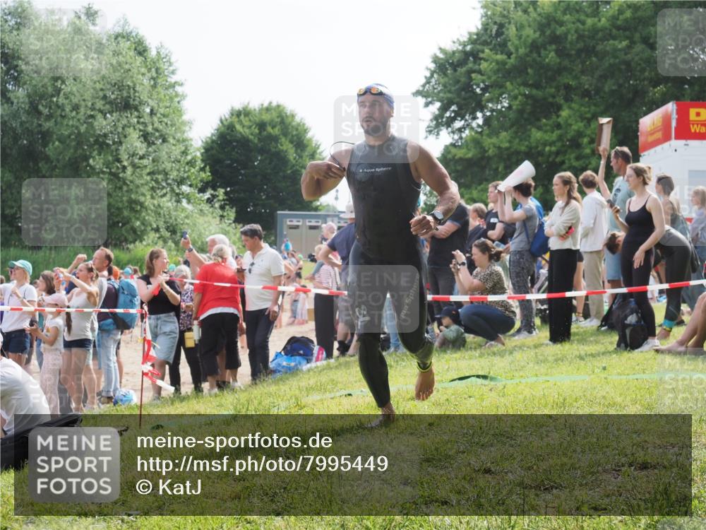 15.06.2025 - 27. Vierlanden-Triathlon KatJ http://msf.ph/oto/7995449 15.06.2025 09:55:11 Schwimmen 299, 311, 326, 336, 344 meine-sportfotos.de