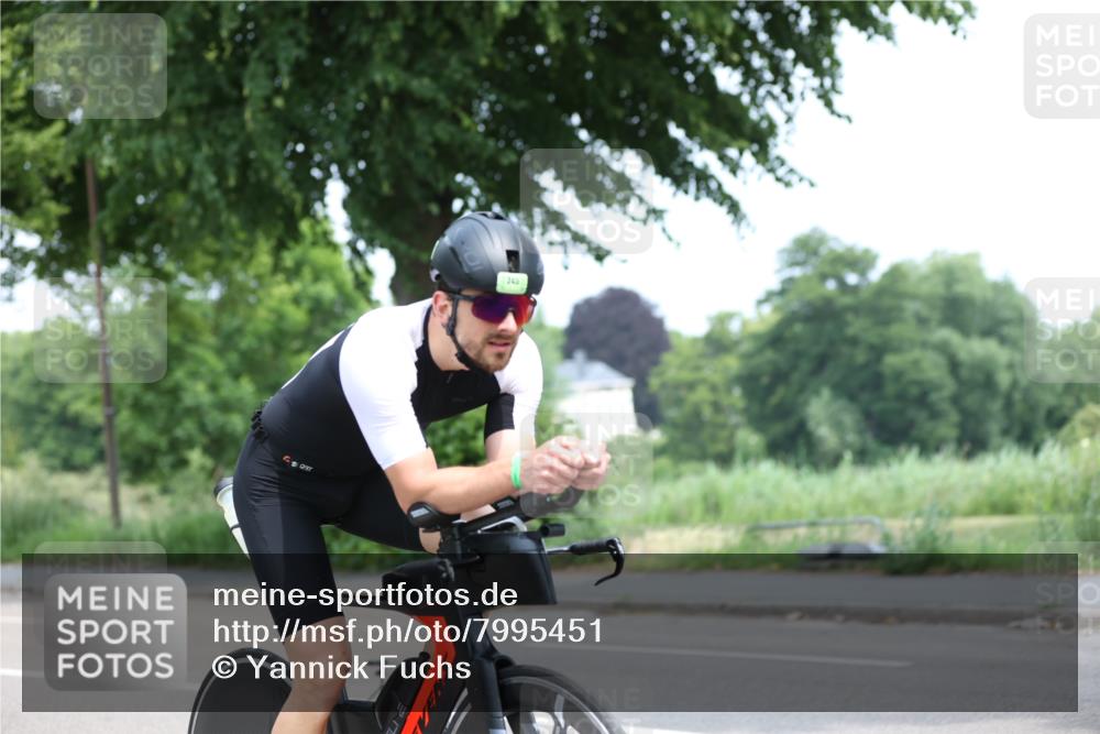 15.06.2025 - 7 Türme Triathlon Yannick Fuchs http://msf.ph/oto/7995451 15.06.2025 12:13:55 Radfahren  meine-sportfotos.de
