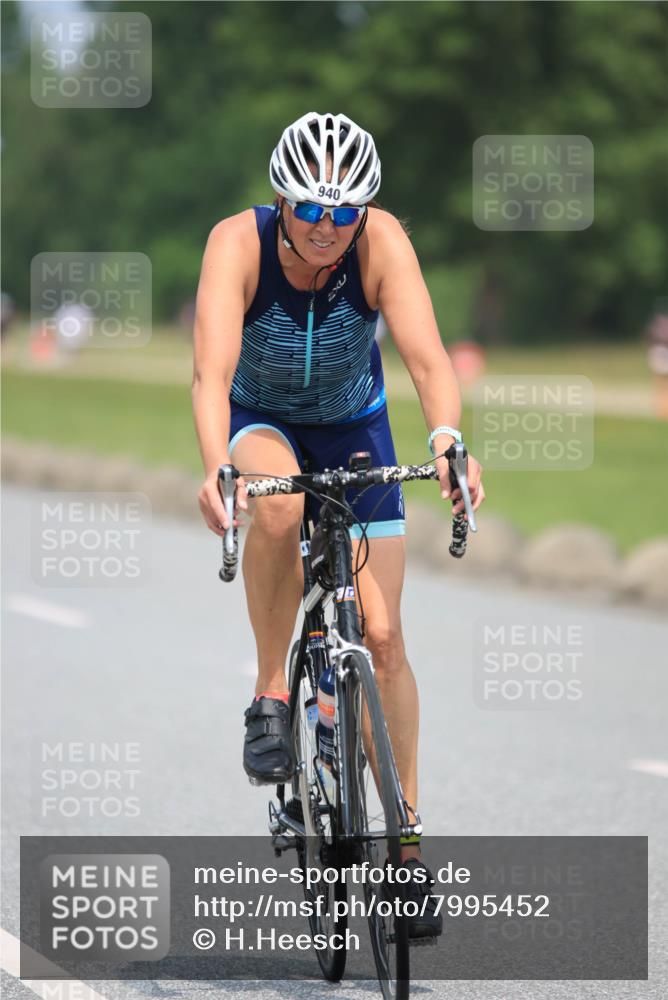 21.06.2025 - 27. Vierlanden-Triathlon H.Heesch http://msf.ph/oto/7995452 15.06.2025 12:05:36 Radfahren 251, 891, 940 meine-sportfotos.de