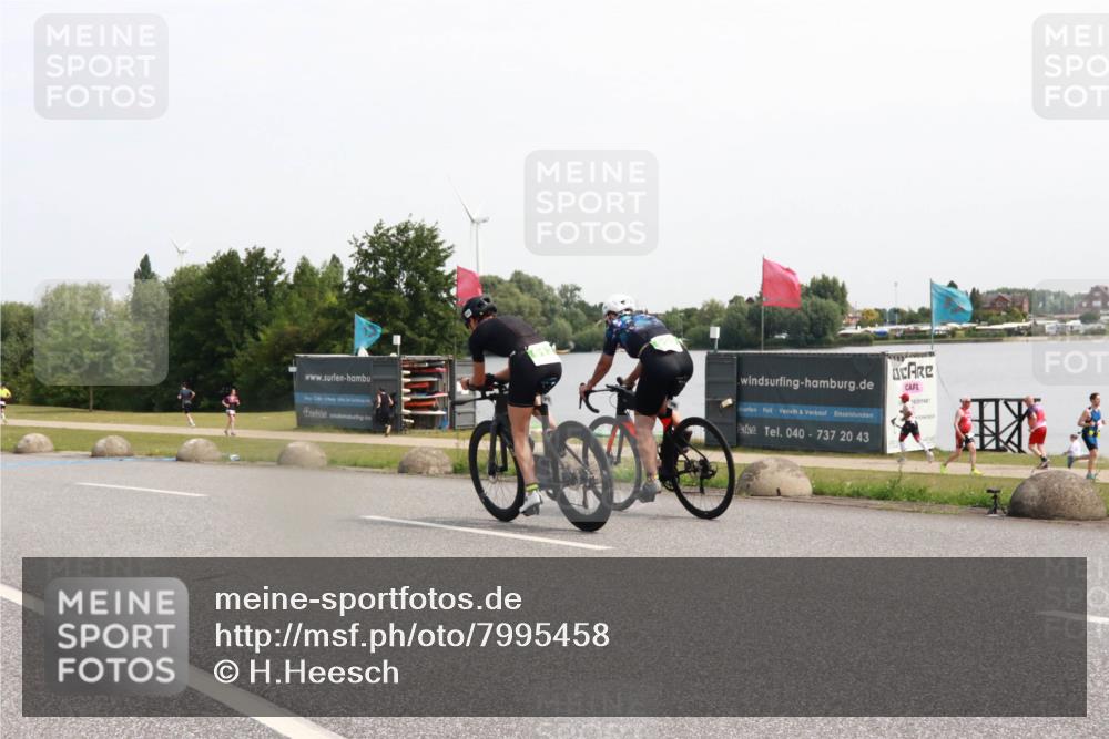 21.06.2025 - 27. Vierlanden-Triathlon H.Heesch http://msf.ph/oto/7995458 15.06.2025 11:27:02 Radfahren 964 meine-sportfotos.de