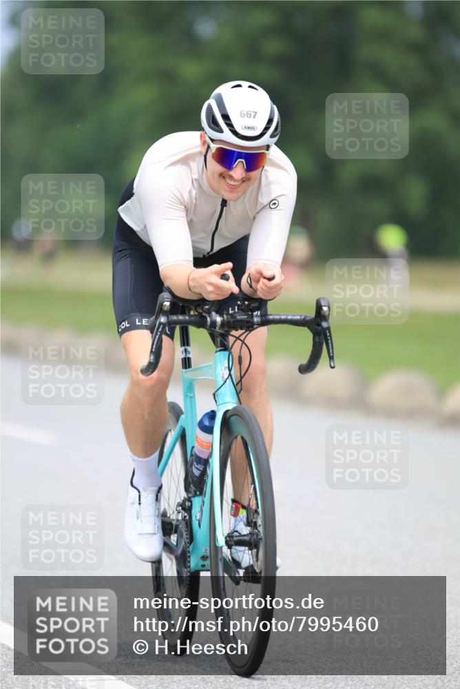 21.06.2025 - 27. Vierlanden-Triathlon H.Heesch http://msf.ph/oto/7995460 15.06.2025 12:16:57 Radfahren 667, 691, 817, 923 meine-sportfotos.de