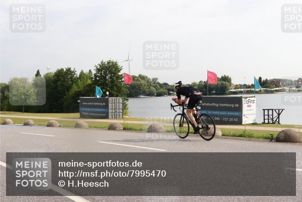 15.06.2025 - 27. Vierlanden-Triathlon H.Heesch http://msf.ph/oto/7995470 15.06.2025 09:19:25 Radfahren 12, 77, 132, 135 meine-sportfotos.de