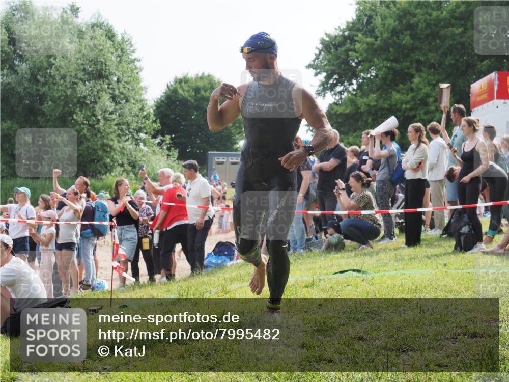 15.06.2025 - 27. Vierlanden-Triathlon KatJ http://msf.ph/oto/7995482 15.06.2025 09:55:11 Schwimmen 299, 311, 326, 336, 344 meine-sportfotos.de