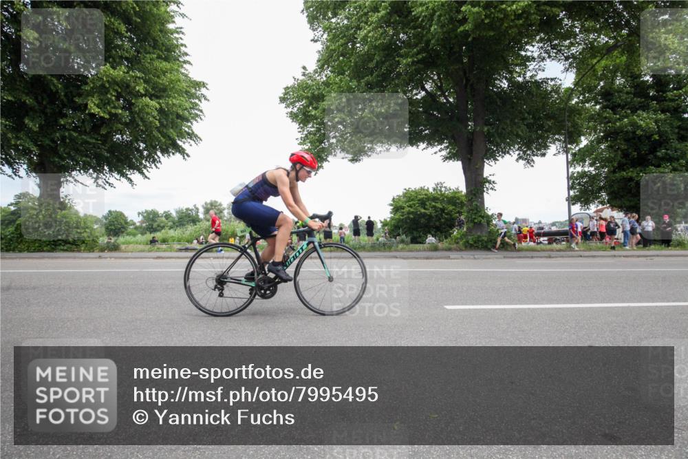 15.06.2025 - 7 Türme Triathlon Yannick Fuchs http://msf.ph/oto/7995495 15.06.2025 13:43:30 Radfahren 195, 600, 933, 987, 1110, 1137 meine-sportfotos.de