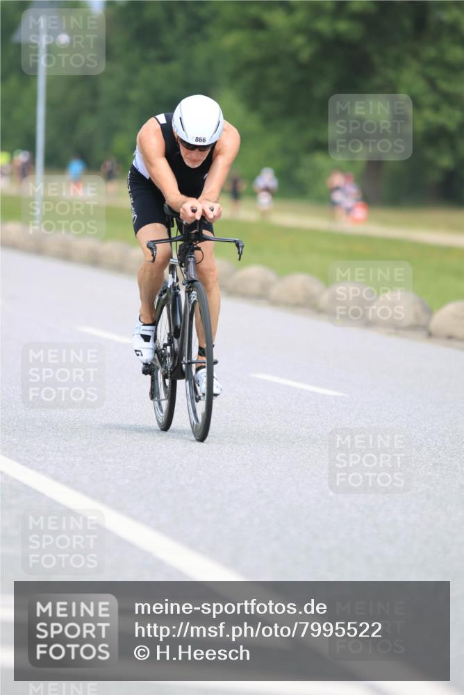 21.06.2025 - 27. Vierlanden-Triathlon H.Heesch http://msf.ph/oto/7995522 15.06.2025 12:17:27 Radfahren 723, 859, 866 meine-sportfotos.de