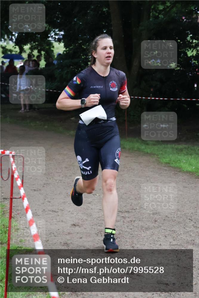 21.06.2025 - 27. Vierlanden-Triathlon Lena Gebhardt http://msf.ph/oto/7995528 15.06.2025 13:51:06 Laufen  meine-sportfotos.de