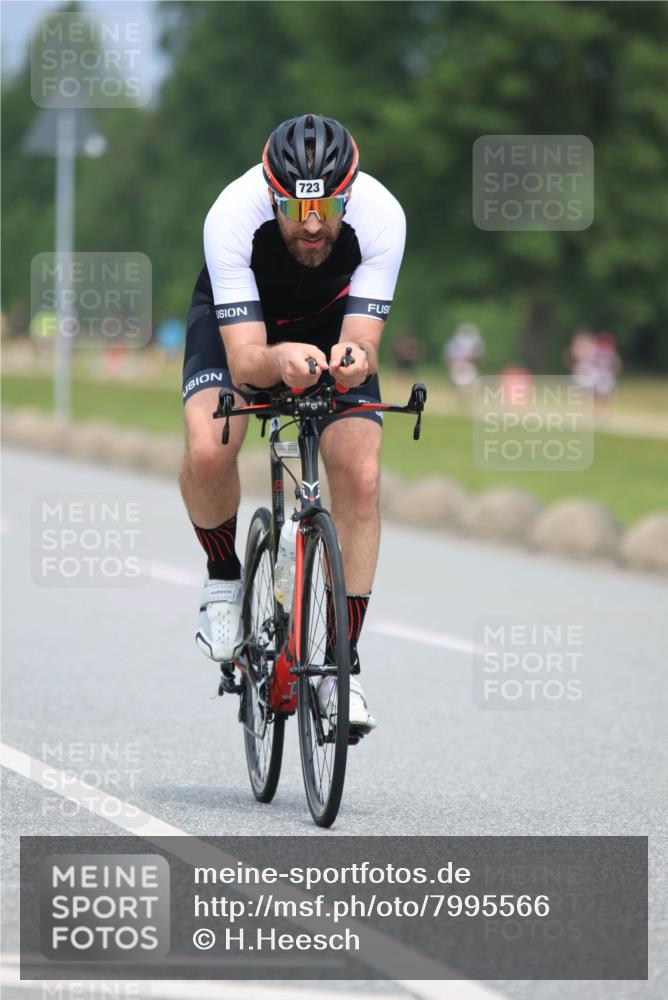 21.06.2025 - 27. Vierlanden-Triathlon H.Heesch http://msf.ph/oto/7995566 15.06.2025 12:17:30 Radfahren 723, 853, 859, 866 meine-sportfotos.de