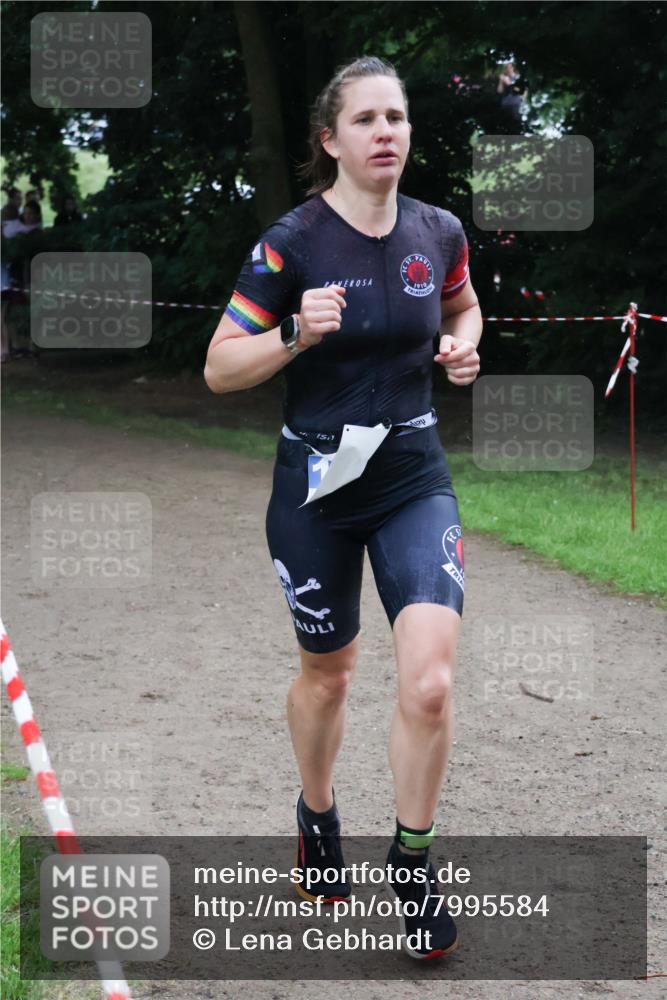 21.06.2025 - 27. Vierlanden-Triathlon Lena Gebhardt http://msf.ph/oto/7995584 15.06.2025 13:51:07 Laufen 2 meine-sportfotos.de