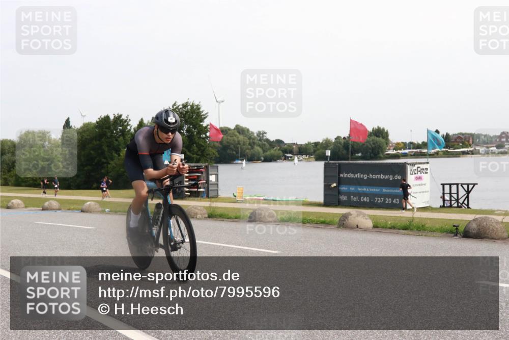 21.06.2025 - 27. Vierlanden-Triathlon H.Heesch http://msf.ph/oto/7995596 15.06.2025 11:27:37 Radfahren 47, 650, 979 meine-sportfotos.de