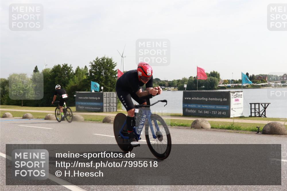 15.06.2025 - 27. Vierlanden-Triathlon H.Heesch http://msf.ph/oto/7995618 15.06.2025 09:20:07 Radfahren 3, 26, 100 meine-sportfotos.de