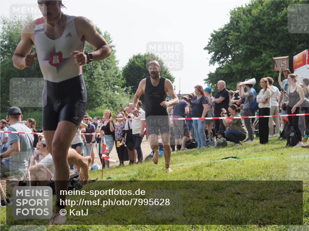 15.06.2025 - 27. Vierlanden-Triathlon KatJ http://msf.ph/oto/7995628 15.06.2025 09:55:16 Schwimmen 299, 306, 311, 326 meine-sportfotos.de