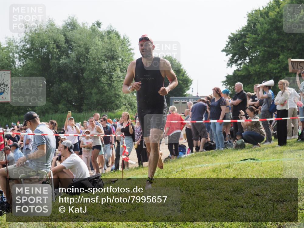 15.06.2025 - 27. Vierlanden-Triathlon KatJ http://msf.ph/oto/7995657 15.06.2025 09:55:16 Schwimmen 299, 306, 311, 326 meine-sportfotos.de