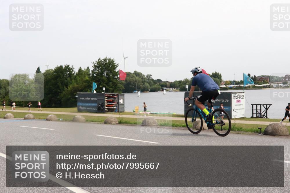21.06.2025 - 27. Vierlanden-Triathlon H.Heesch http://msf.ph/oto/7995667 15.06.2025 11:27:50 Radfahren 771 meine-sportfotos.de