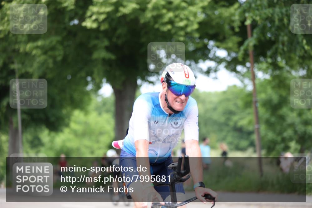 15.06.2025 - 7 Türme Triathlon Yannick Fuchs http://msf.ph/oto/7995681 15.06.2025 13:10:54 Radfahren 403, 472, 486, 650, 675 meine-sportfotos.de