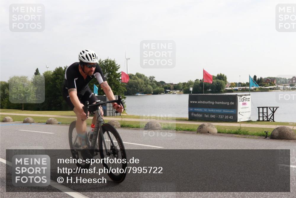 15.06.2025 - 27. Vierlanden-Triathlon H.Heesch http://msf.ph/oto/7995722 15.06.2025 09:20:58 Radfahren 21, 111 meine-sportfotos.de
