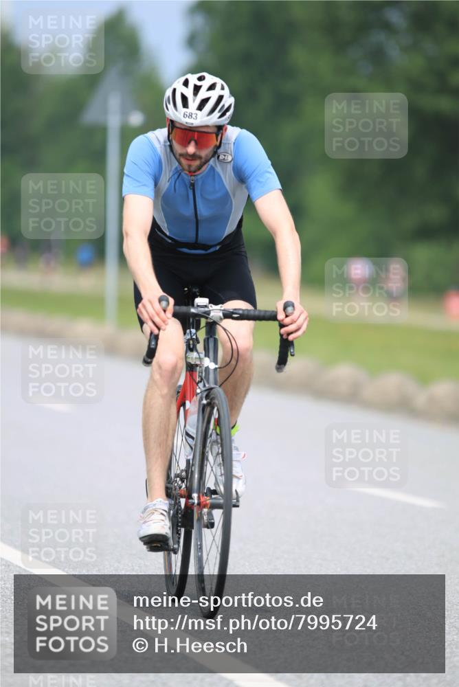 21.06.2025 - 27. Vierlanden-Triathlon H.Heesch http://msf.ph/oto/7995724 15.06.2025 12:18:18 Radfahren 683 meine-sportfotos.de