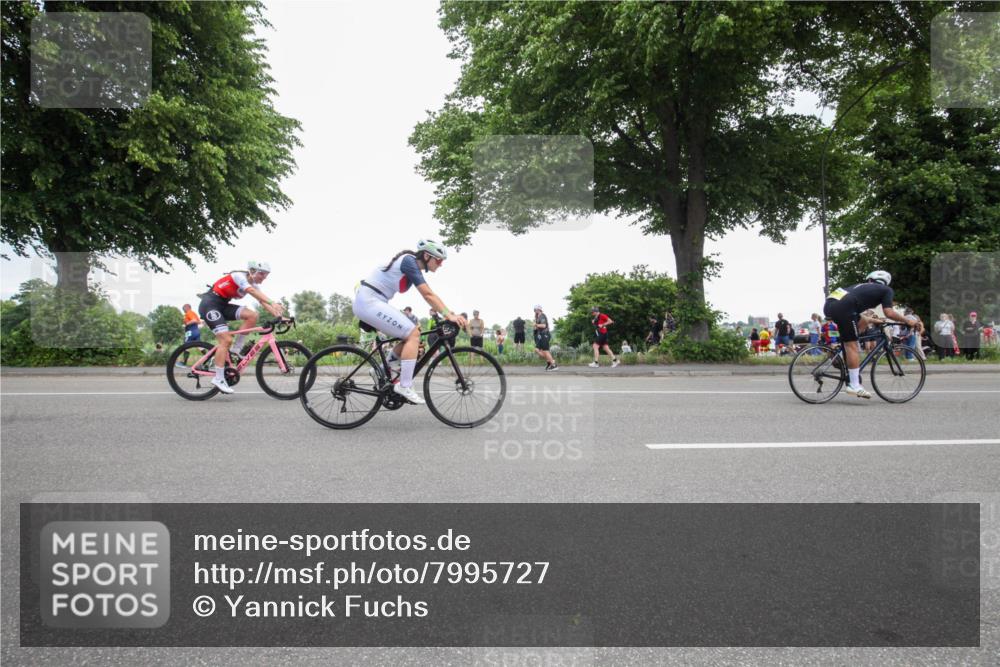 15.06.2025 - 7 Türme Triathlon Yannick Fuchs http://msf.ph/oto/7995727 15.06.2025 13:44:05 Radfahren 662, 732, 771, 794, 1128, 1151, 1184 meine-sportfotos.de