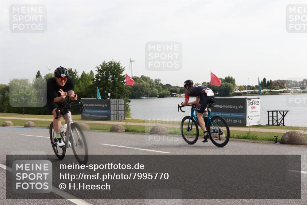 15.06.2025 - 27. Vierlanden-Triathlon H.Heesch http://msf.ph/oto/7995770 15.06.2025 09:21:27 Radfahren 2, 7, 35, 147, 165 meine-sportfotos.de