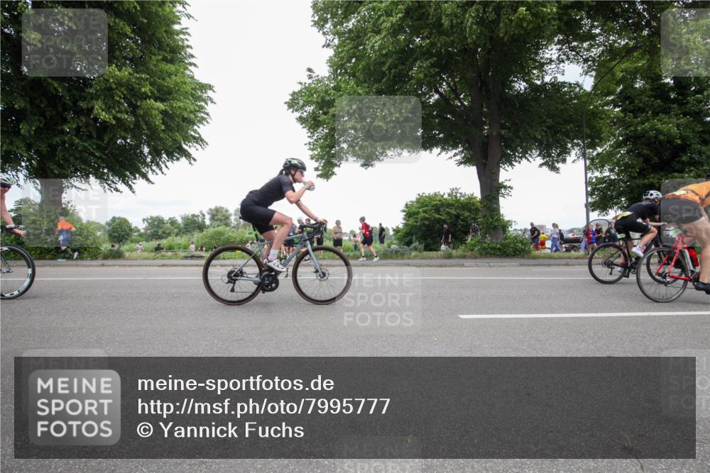 15.06.2025 - 7 Türme Triathlon Yannick Fuchs http://msf.ph/oto/7995777 15.06.2025 13:44:06 Radfahren 662, 732, 771, 794, 1128, 1151, 1184 meine-sportfotos.de