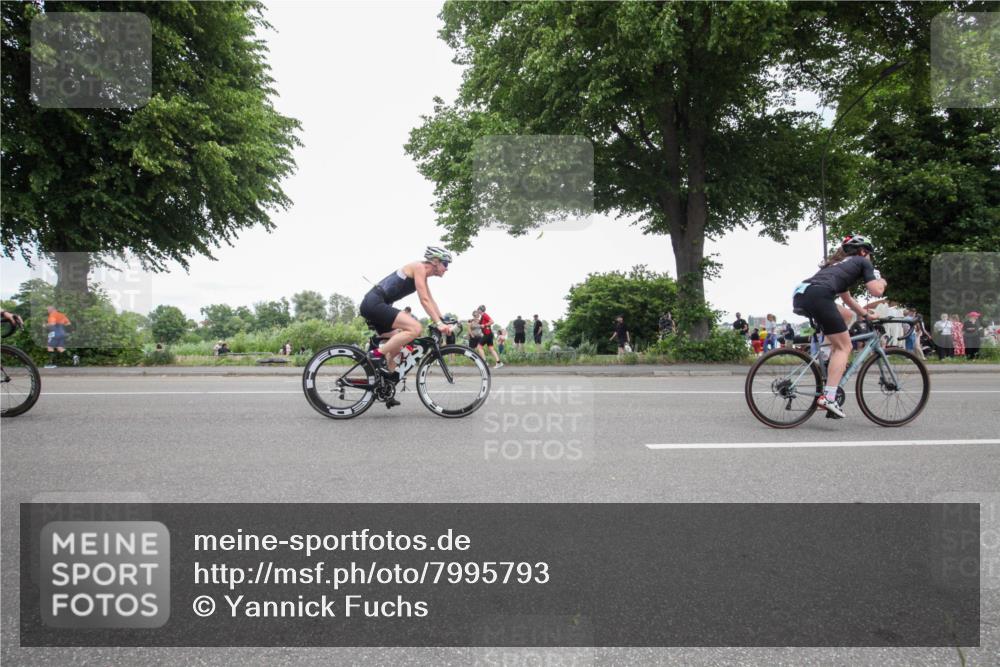 15.06.2025 - 7 Türme Triathlon Yannick Fuchs http://msf.ph/oto/7995793 15.06.2025 13:44:06 Radfahren 662, 732, 771, 794, 1128, 1151, 1184 meine-sportfotos.de