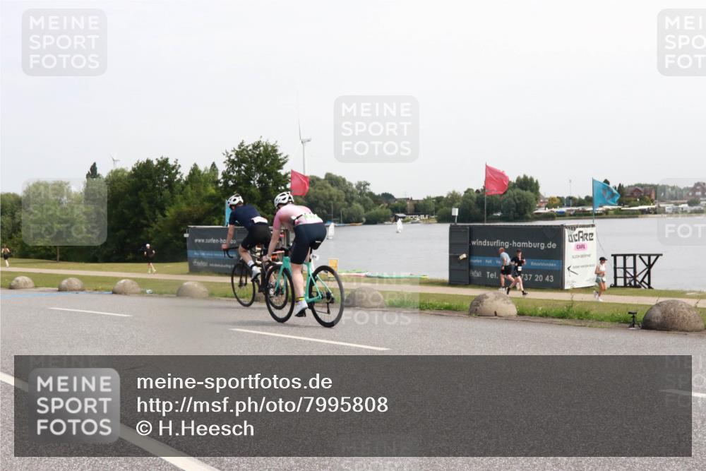 21.06.2025 - 27. Vierlanden-Triathlon H.Heesch http://msf.ph/oto/7995808 15.06.2025 11:28:04 Radfahren 498, 933 meine-sportfotos.de