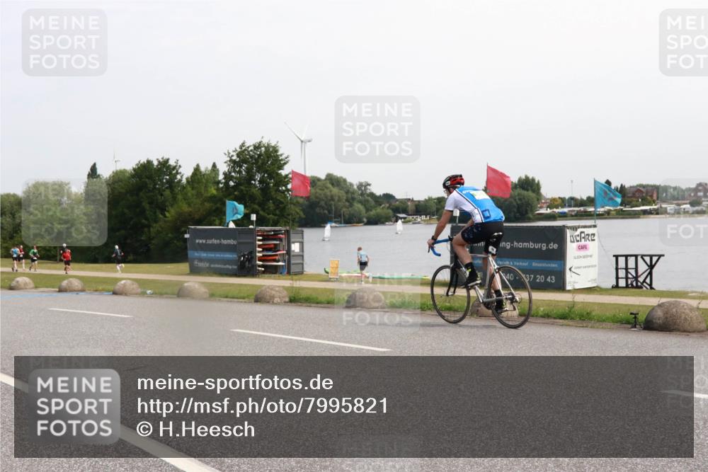 21.06.2025 - 27. Vierlanden-Triathlon H.Heesch http://msf.ph/oto/7995821 15.06.2025 11:28:08 Radfahren 237, 876, 933 meine-sportfotos.de