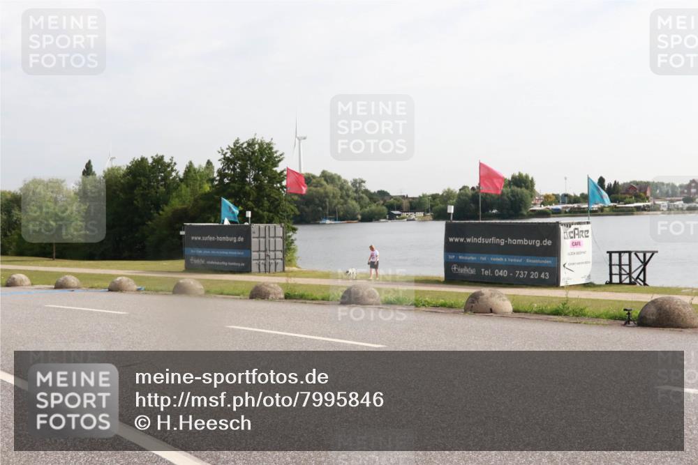 15.06.2025 - 27. Vierlanden-Triathlon H.Heesch http://msf.ph/oto/7995846 15.06.2025 09:22:17 Radfahren  meine-sportfotos.de