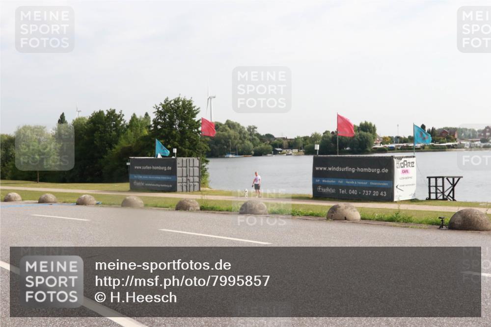 15.06.2025 - 27. Vierlanden-Triathlon H.Heesch http://msf.ph/oto/7995857 15.06.2025 09:22:19 Radfahren  meine-sportfotos.de