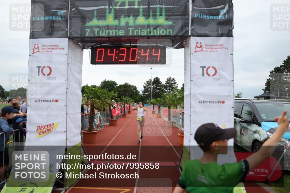 15.06.2025 - 7 Türme Triathlon Michael Strokosch http://msf.ph/oto/7995858 15.06.2025 14:30:43 Ziel 965 meine-sportfotos.de