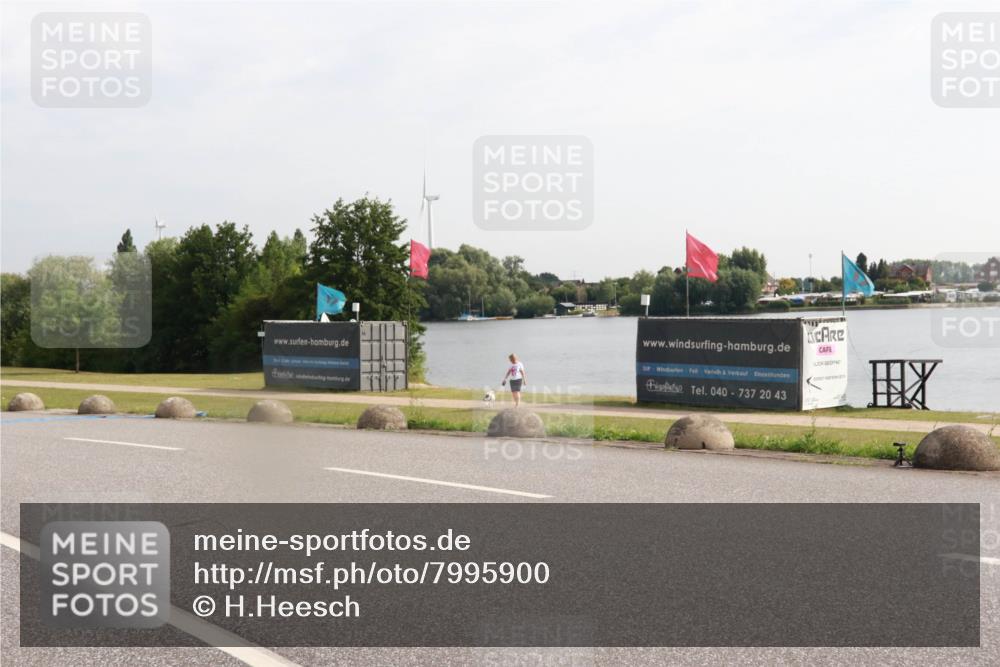 15.06.2025 - 27. Vierlanden-Triathlon H.Heesch http://msf.ph/oto/7995900 15.06.2025 09:22:22 Radfahren  meine-sportfotos.de
