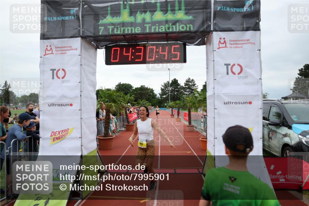 15.06.2025 - 7 Türme Triathlon Michael Strokosch http://msf.ph/oto/7995901 15.06.2025 14:30:45 Ziel 965 meine-sportfotos.de