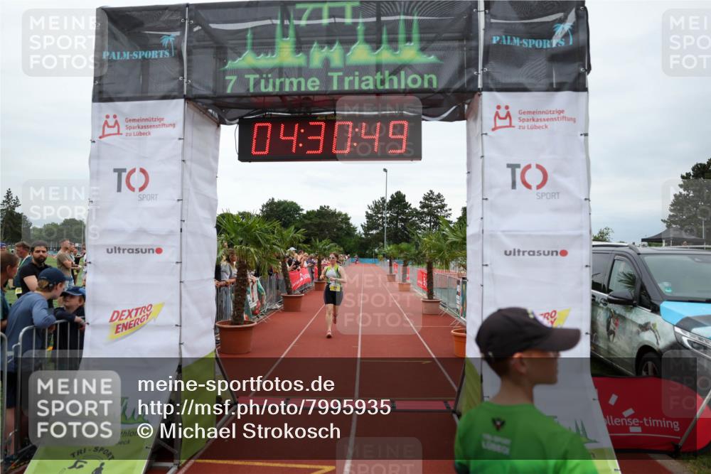 15.06.2025 - 7 Türme Triathlon Michael Strokosch http://msf.ph/oto/7995935 15.06.2025 14:30:49 Ziel 729, 965 meine-sportfotos.de