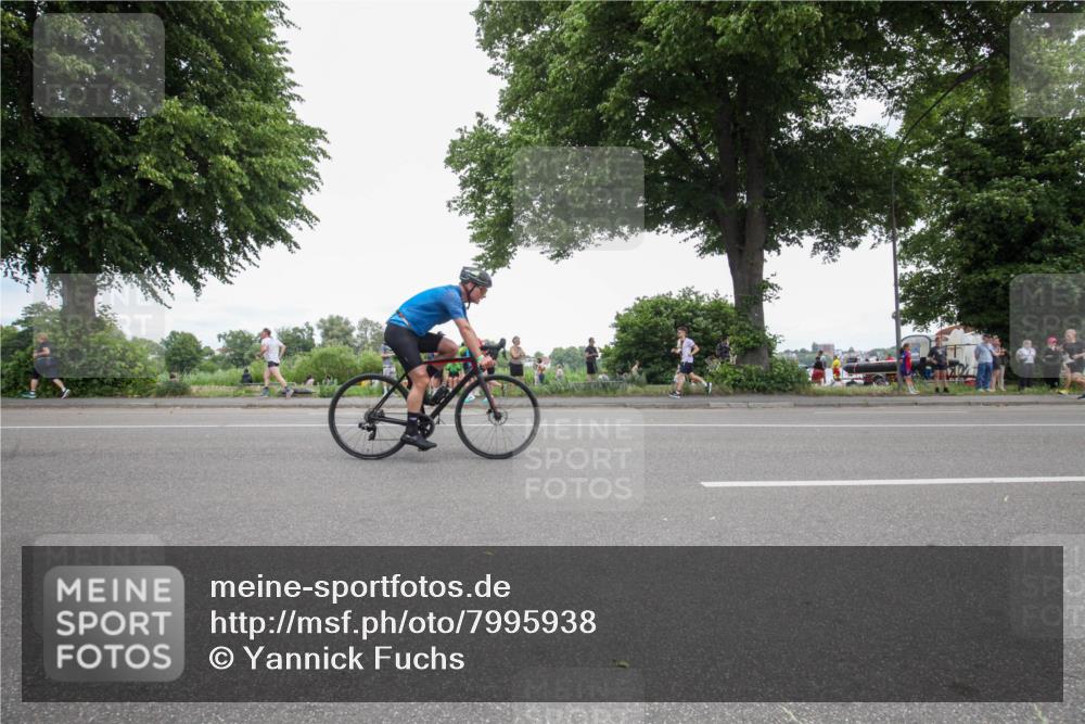 15.06.2025 - 7 Türme Triathlon Yannick Fuchs http://msf.ph/oto/7995938 15.06.2025 13:44:42 Radfahren 228, 321, 371, 520, 555, 593, 668, 754, 845, 865, 1189 meine-sportfotos.de