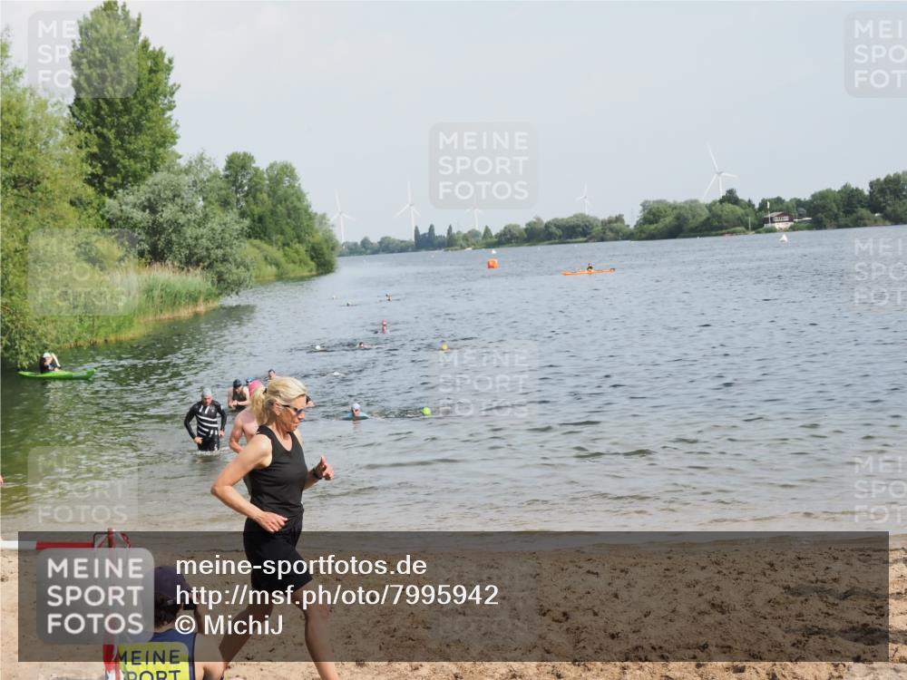 21.06.2025 - 27. Vierlanden-Triathlon MichiJ http://msf.ph/oto/7995942 15.06.2026 09:57:25 Schwimmen 293, 309, 324, 343 meine-sportfotos.de