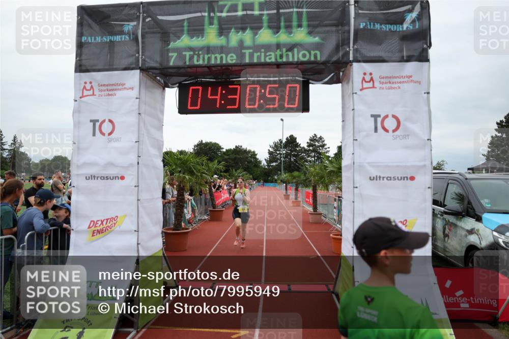 15.06.2025 - 7 Türme Triathlon Michael Strokosch http://msf.ph/oto/7995949 15.06.2025 14:30:50 Ziel 729, 965 meine-sportfotos.de