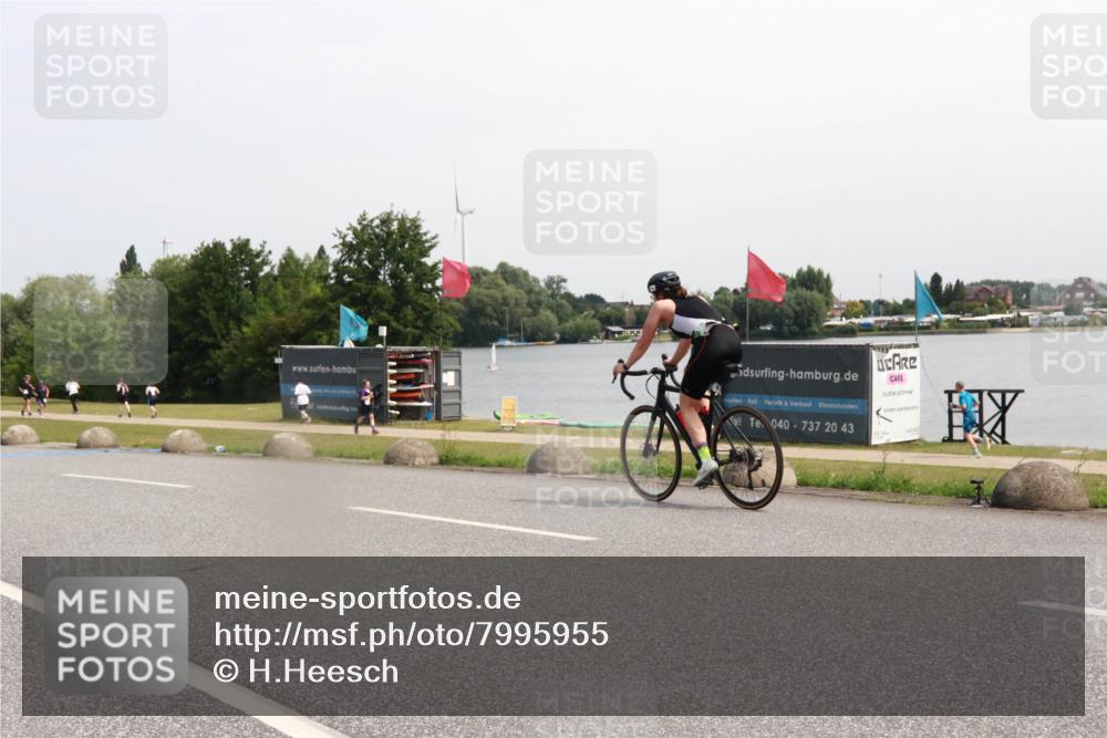 21.06.2025 - 27. Vierlanden-Triathlon H.Heesch http://msf.ph/oto/7995955 15.06.2025 11:28:58 Radfahren  meine-sportfotos.de