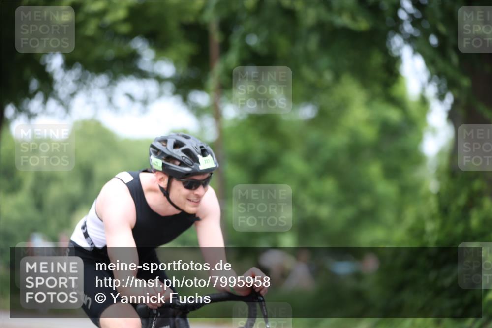 15.06.2025 - 7 Türme Triathlon Yannick Fuchs http://msf.ph/oto/7995958 15.06.2025 13:11:11 Radfahren 607, 757, 947, 984 meine-sportfotos.de