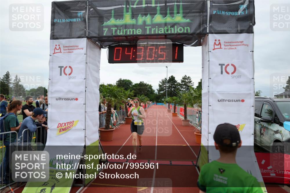 15.06.2025 - 7 Türme Triathlon Michael Strokosch http://msf.ph/oto/7995961 15.06.2025 14:30:50 Ziel 729, 965 meine-sportfotos.de