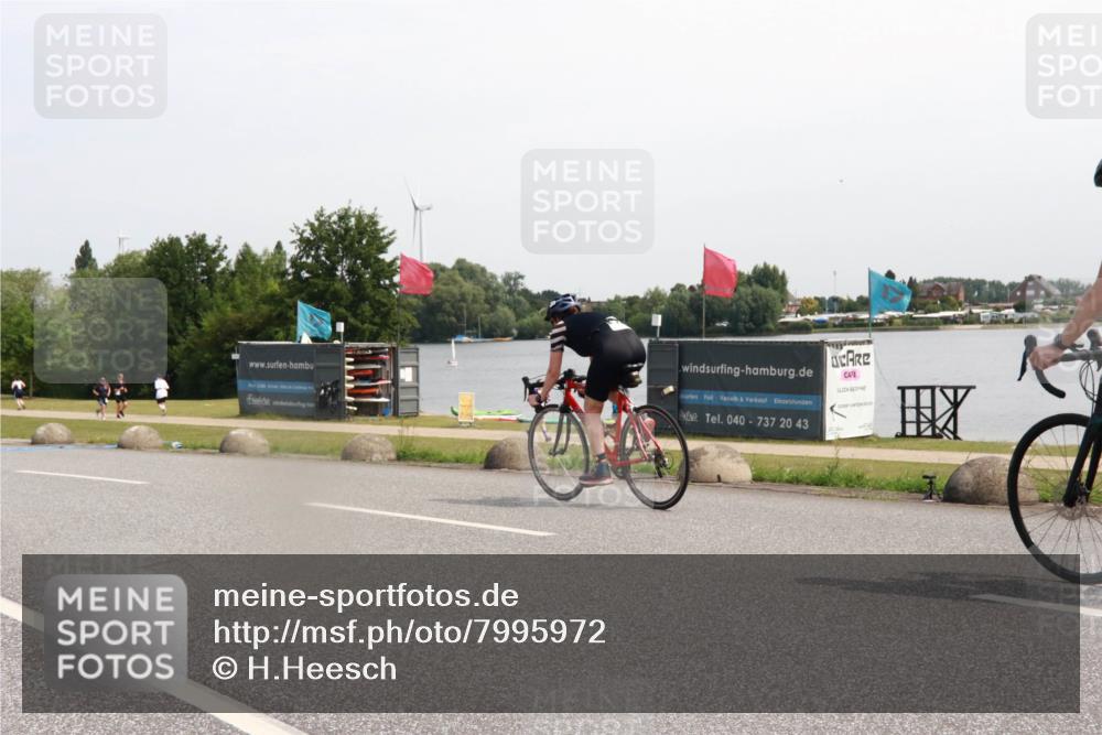 21.06.2025 - 27. Vierlanden-Triathlon H.Heesch http://msf.ph/oto/7995972 15.06.2025 11:29:01 Radfahren  meine-sportfotos.de