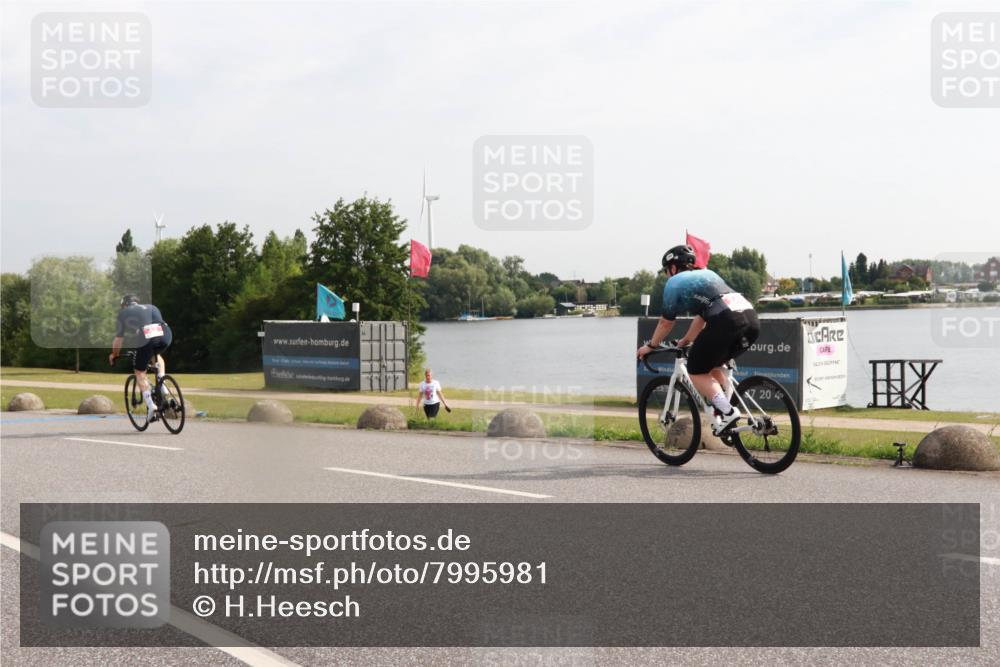 15.06.2025 - 27. Vierlanden-Triathlon H.Heesch http://msf.ph/oto/7995981 15.06.2025 09:22:34 Radfahren 43, 104 meine-sportfotos.de