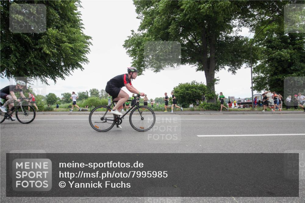 15.06.2025 - 7 Türme Triathlon Yannick Fuchs http://msf.ph/oto/7995985 15.06.2025 13:44:46 Radfahren 216, 228, 321, 371, 520, 555, 668, 754, 1050, 1159, 1189 meine-sportfotos.de