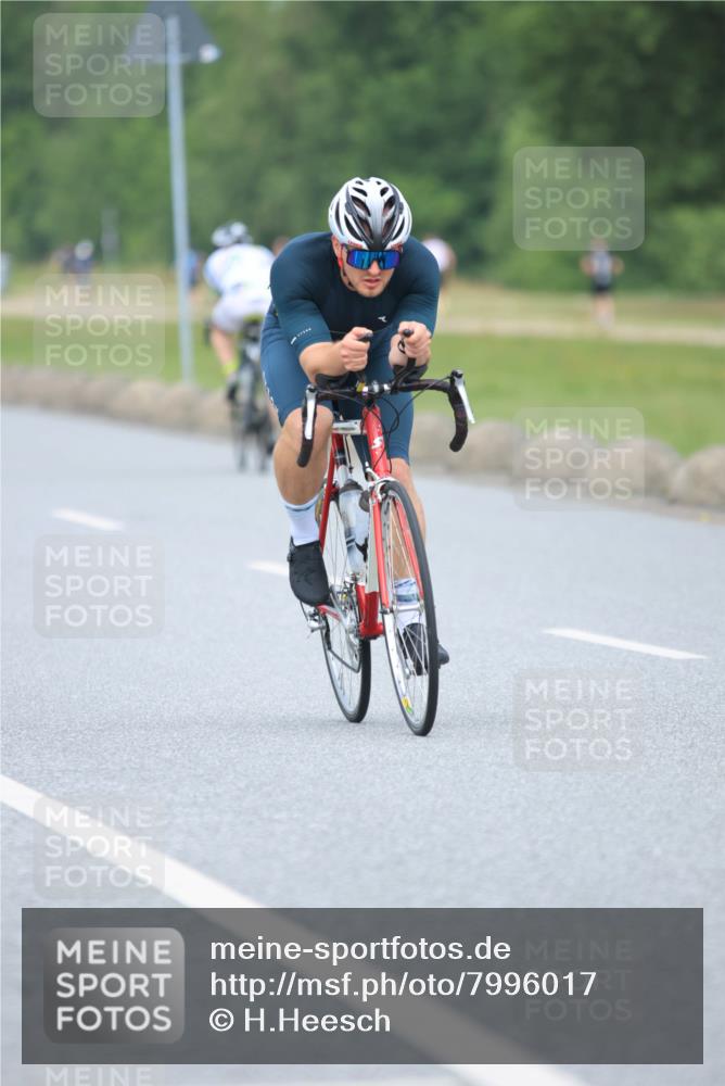 21.06.2025 - 27. Vierlanden-Triathlon H.Heesch http://msf.ph/oto/7996017 15.06.2025 12:19:03 Radfahren 636, 694, 773, 973 meine-sportfotos.de