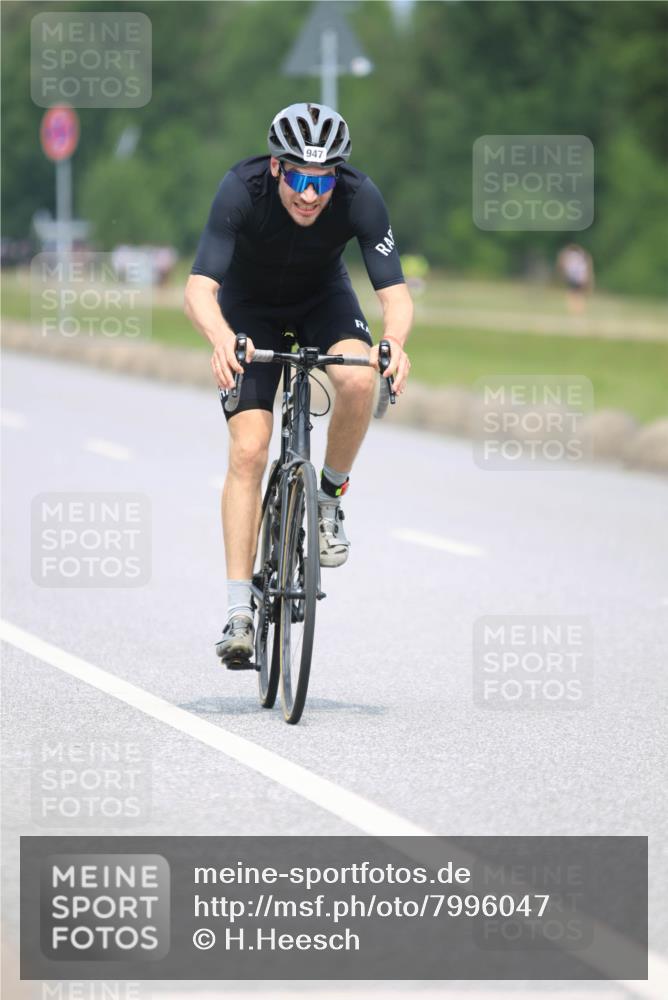 21.06.2025 - 27. Vierlanden-Triathlon H.Heesch http://msf.ph/oto/7996047 15.06.2025 12:19:29 Radfahren 637, 646, 647, 947 meine-sportfotos.de